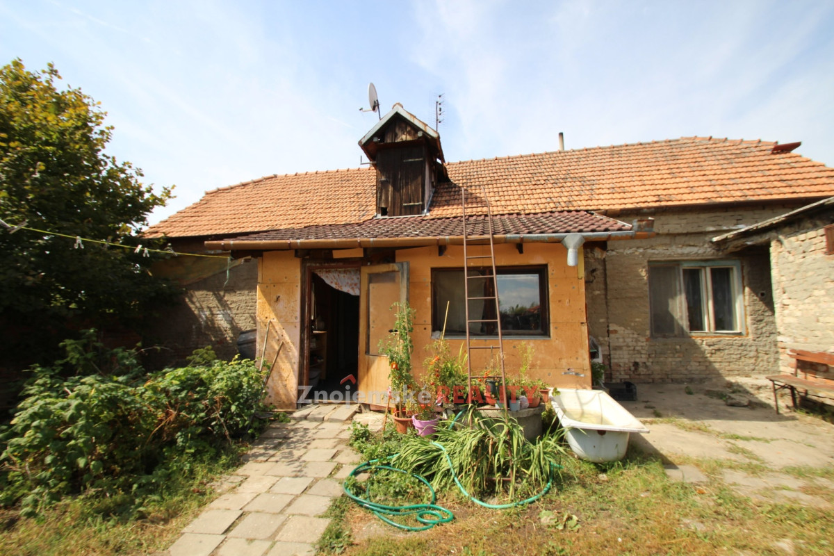 Prodej rodinného domu 4+1 v Hrušovanech nad Jevišovkou - určeného k demolici či rekonstrukci