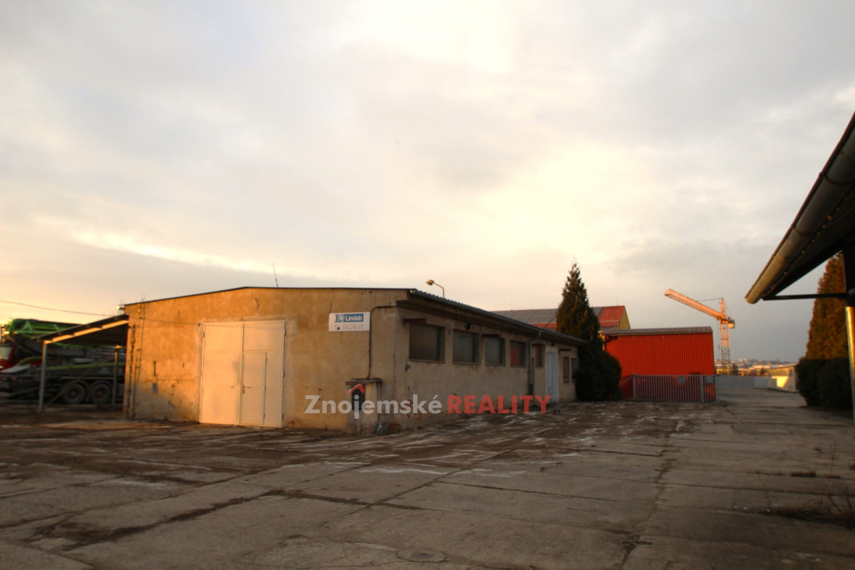 Pronájem skladu 248 m² s pozemkem 741 m2, Znojmo - Oblekovice